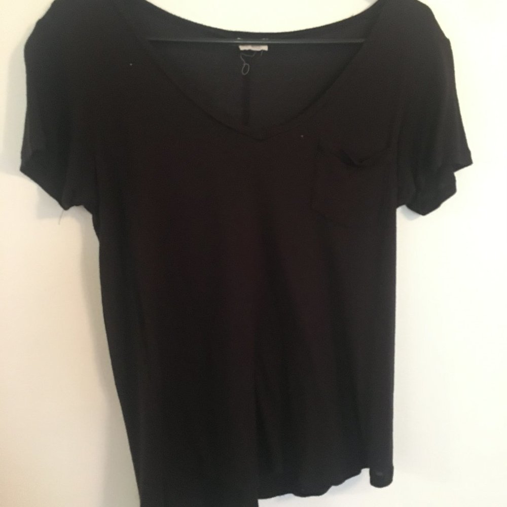 Essentials black shirt (Medium)